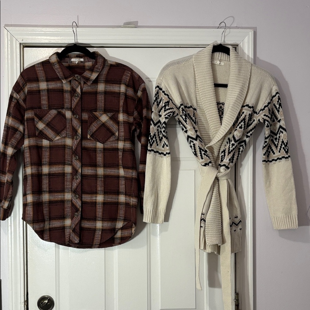 Maurice’s brand top & sweater Sizes XS